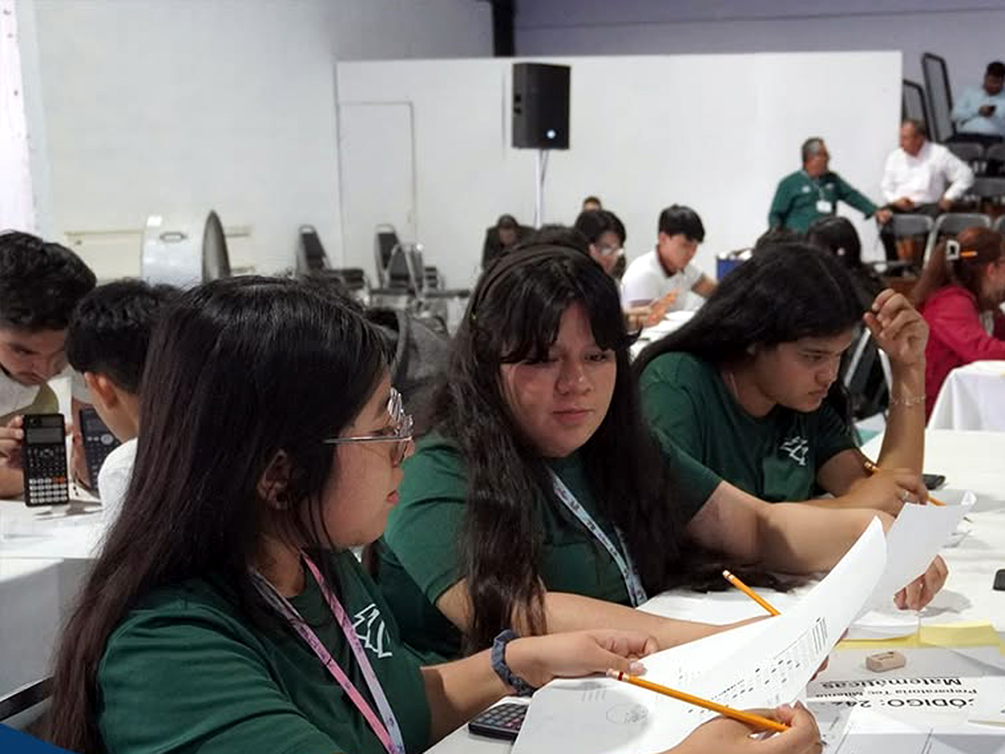 Ms de 500 jvenes compiten en fsica lgica y matemticas en el Tecnolgico