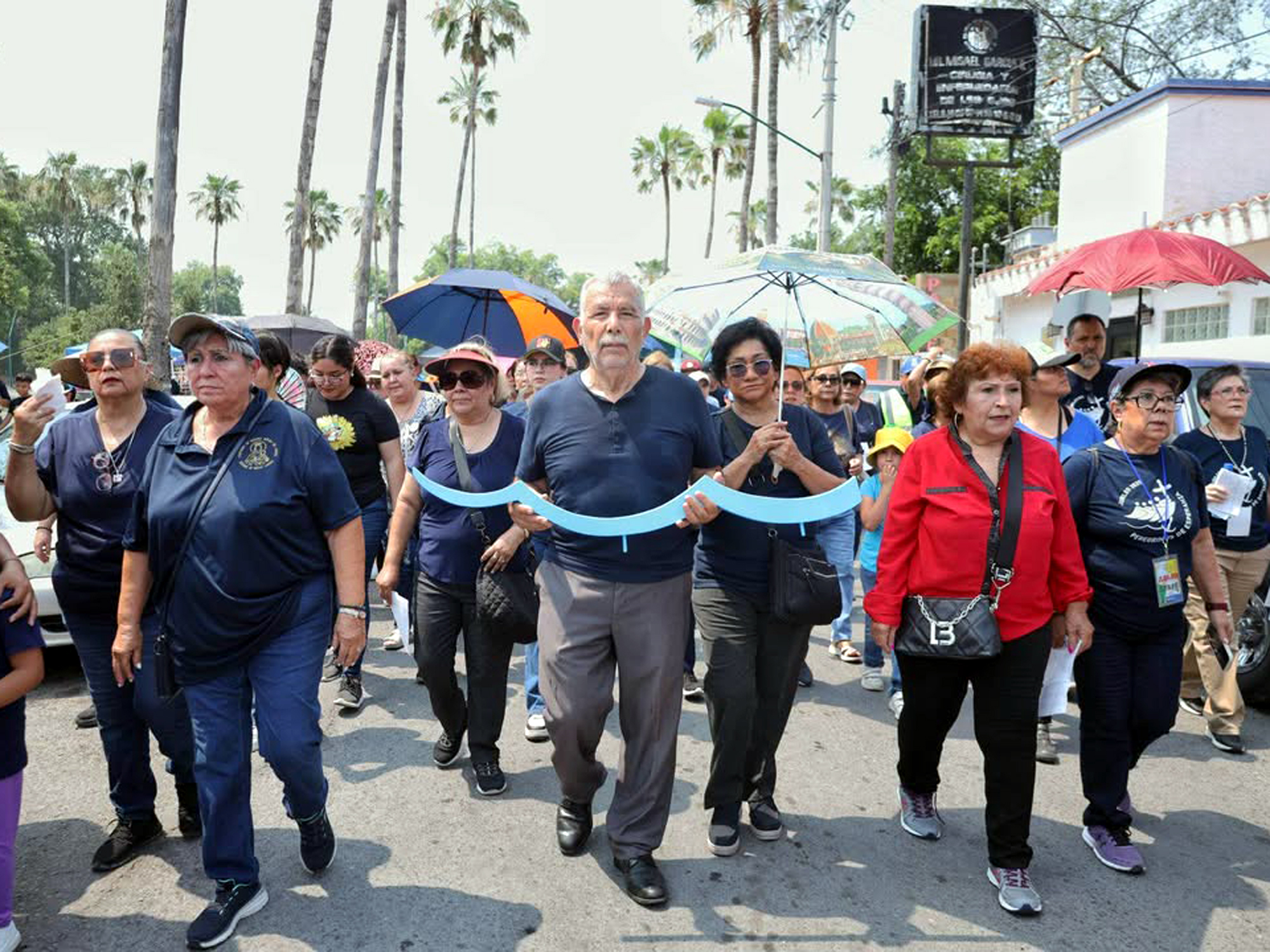 Fieles catlicos celebran el Jubileo de la Esperanza en Nuevo Laredo frente a la Catedral del Espritu Santo
