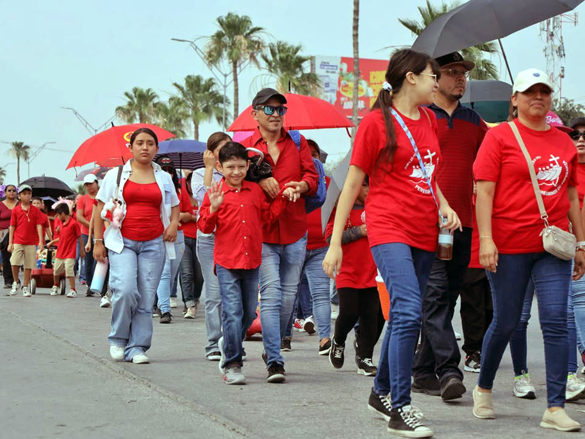 Fieles católicos celebran el Jubileo de la Esperanza en Nuevo Laredo frente a la Catedral del Espíritu Santo