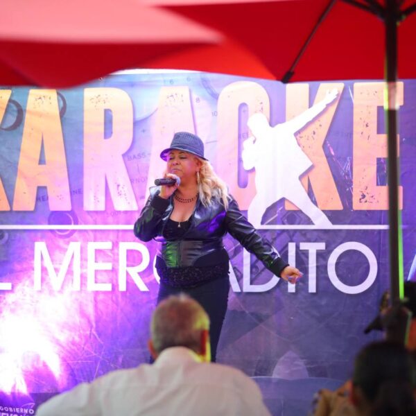 Concurso de karaoke en Nuevo Laredo Cantando en el Mercado Maclovio Herrera