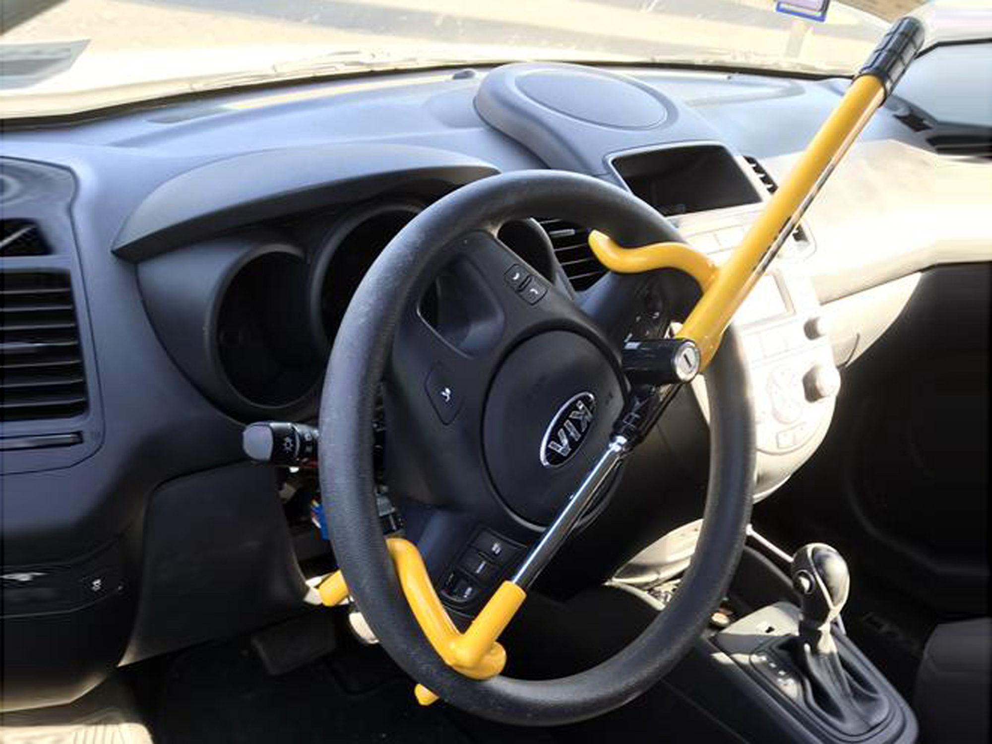 Entrega de candados de volante gratis para Hyundai y Kia en Laredo