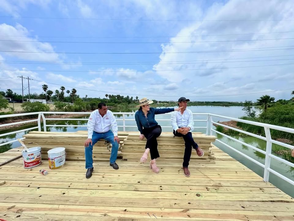 Alcaldesa Carmen Lilia Canturosas supervisa avances del puente peatonal de El Laguito
