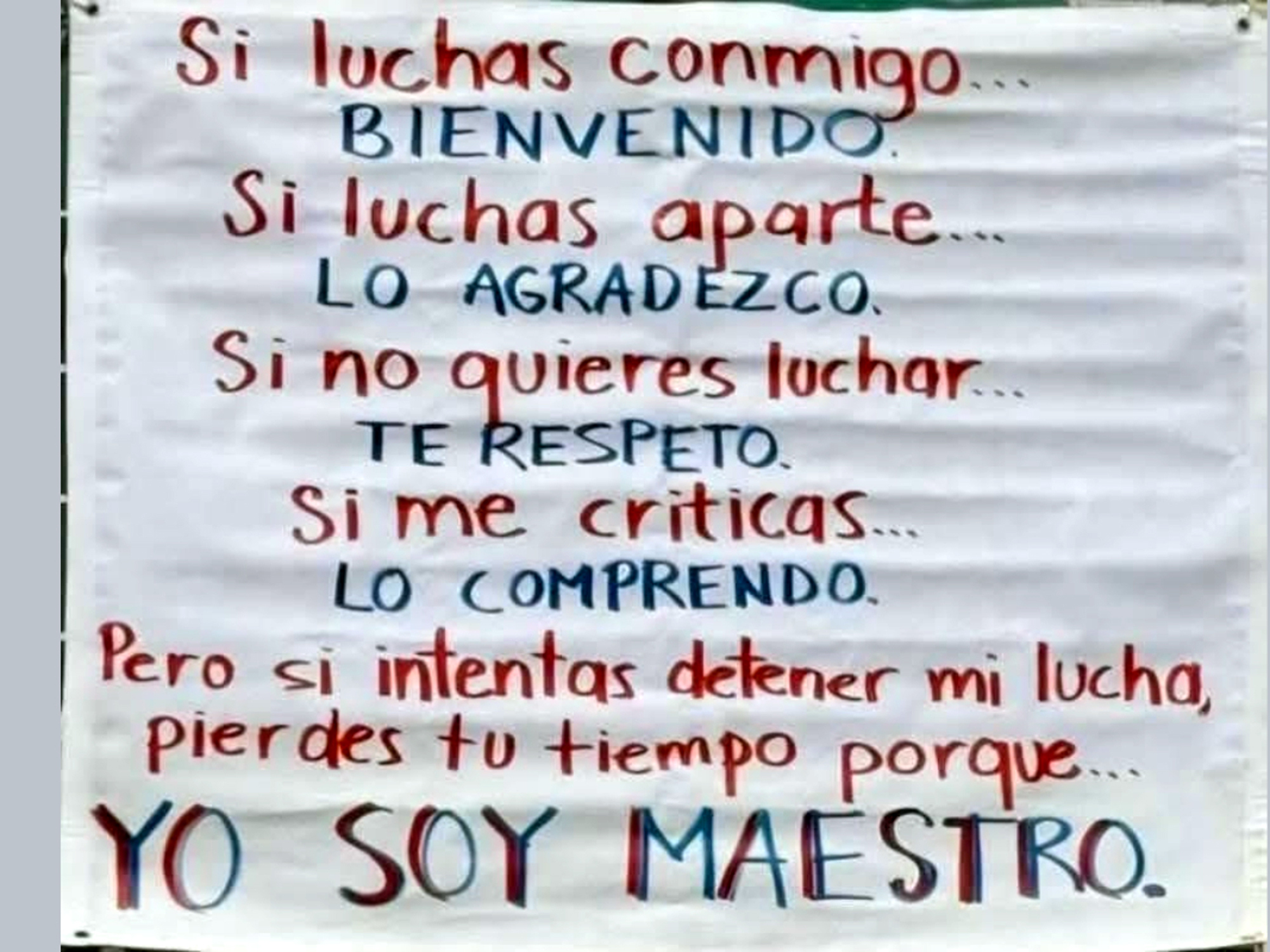 Secretario de Educacin de Tamaulipas dormido en evento pblico mientras docentes exigen soluciones