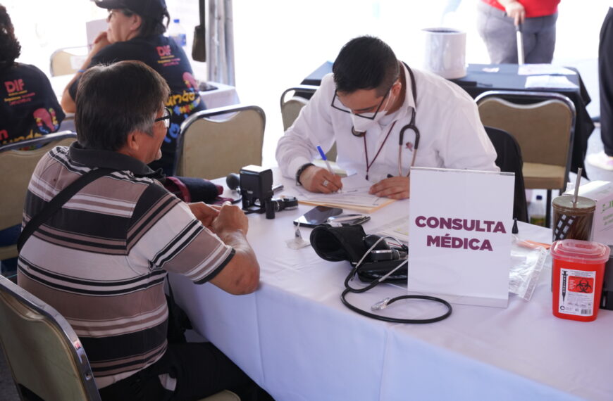 Ciudadanos reciben atención médica en Presidencia Cerquita de Ti en Benito Juárez