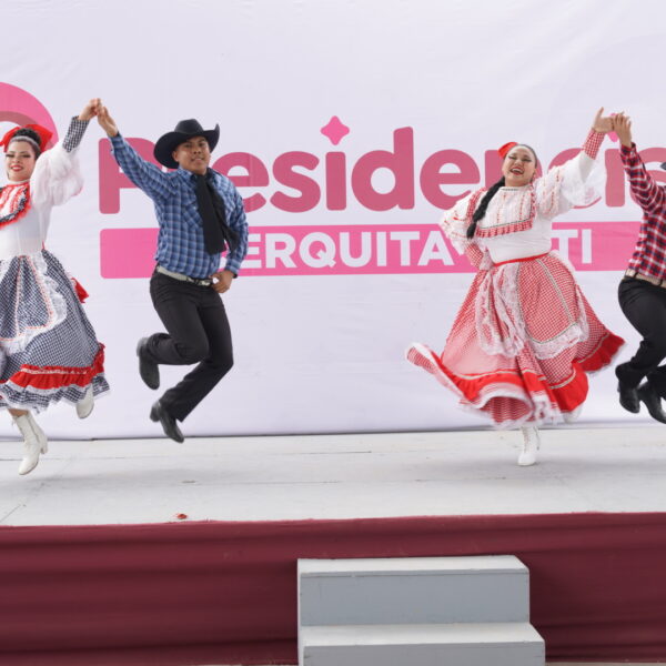 Ciudadanos reciben atención médica y apoyos del programa Presidencia Cerquita de Ti en colonia Solidaridad
