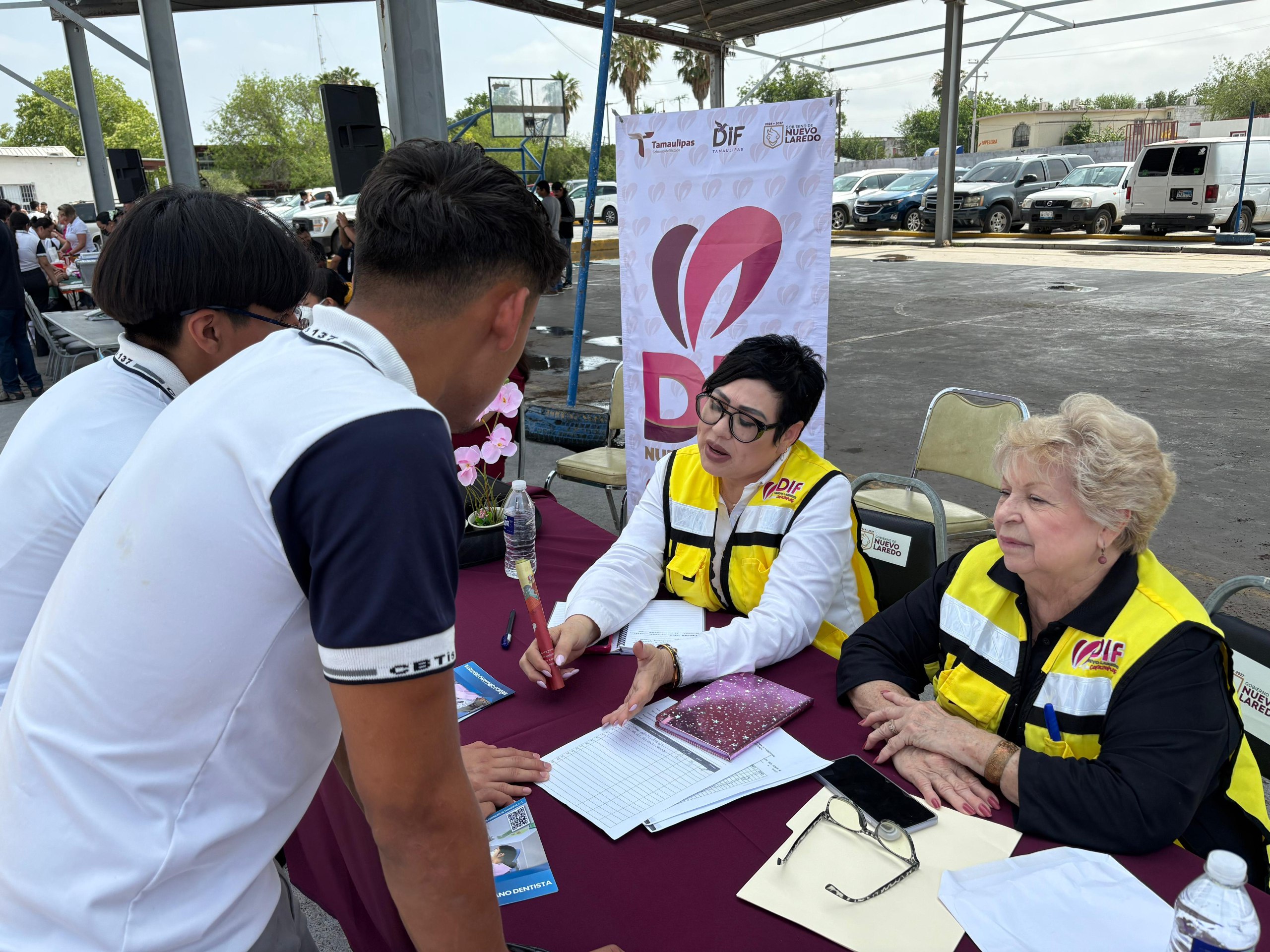 Plticas preventivas DIF Nuevo Laredo en escuelas secundarias