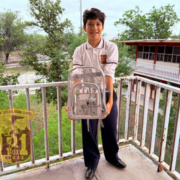 Mochilas transparentes en preparatoria de Nuevo Laredo