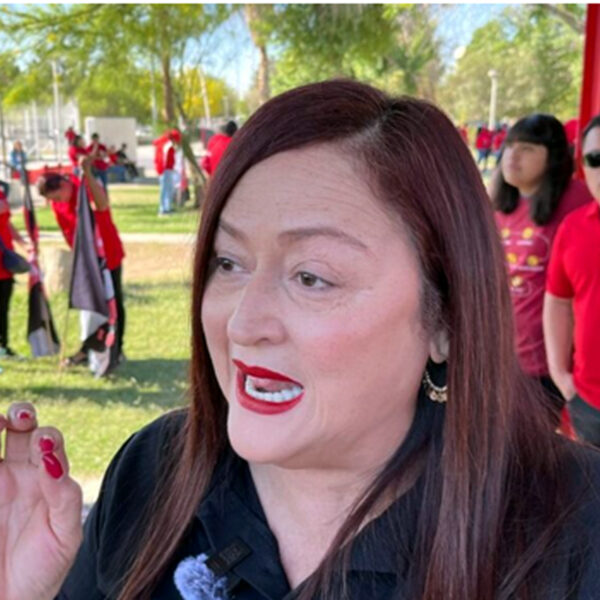 Susana Prieto lidera marcha en Ciudad Juárez inspirada en huelga de Caterpillar en Nuevo Laredo