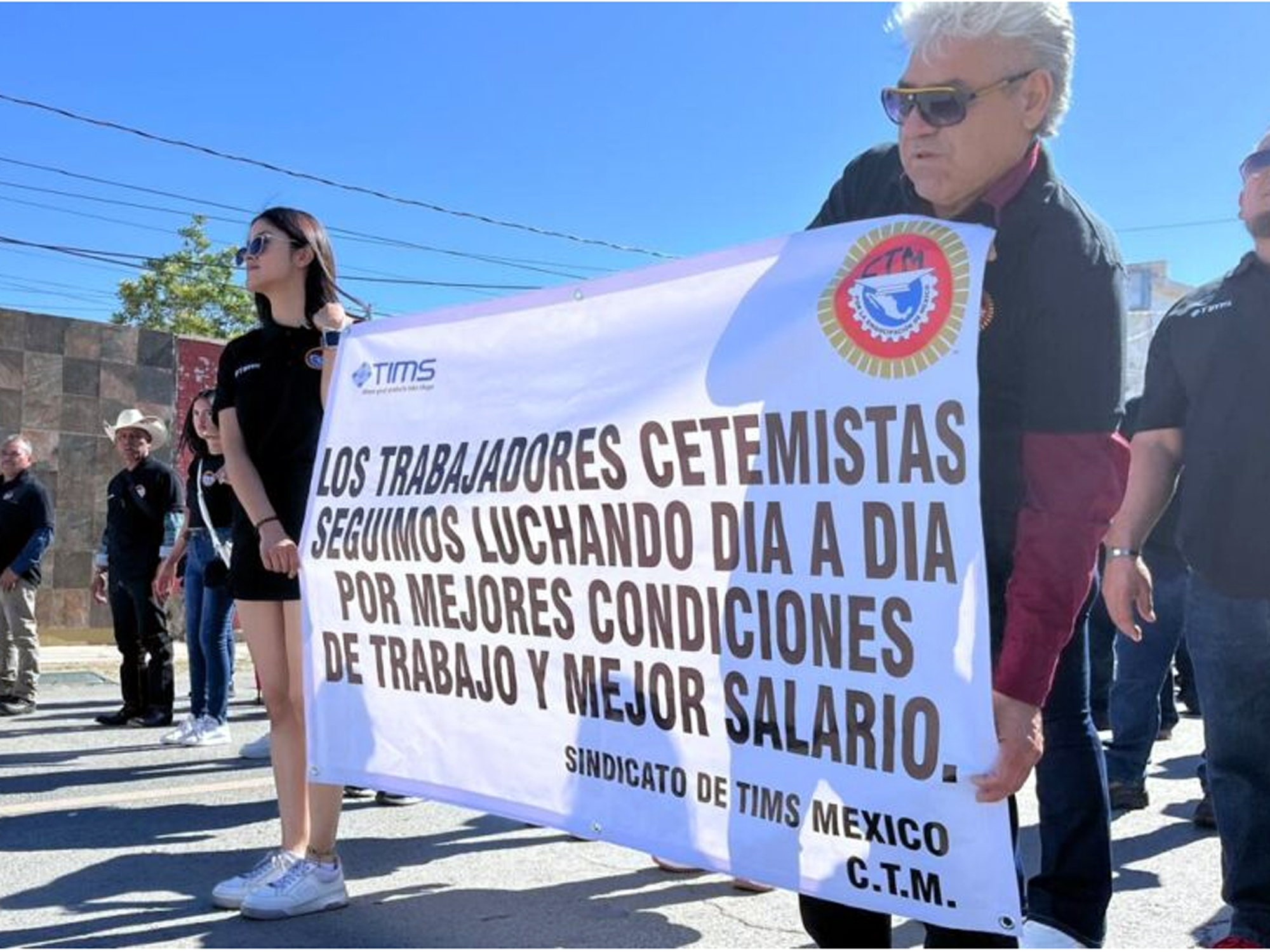 Susana Prieto lidera marcha en Ciudad Jurez inspirada en huelga de Caterpillar en Nuevo Laredo