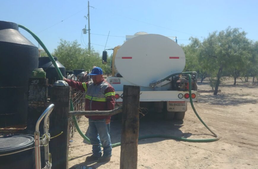 Mantiene Servicios Públicos Primarios servicio de pipas en colonias y ejidos de la periferia