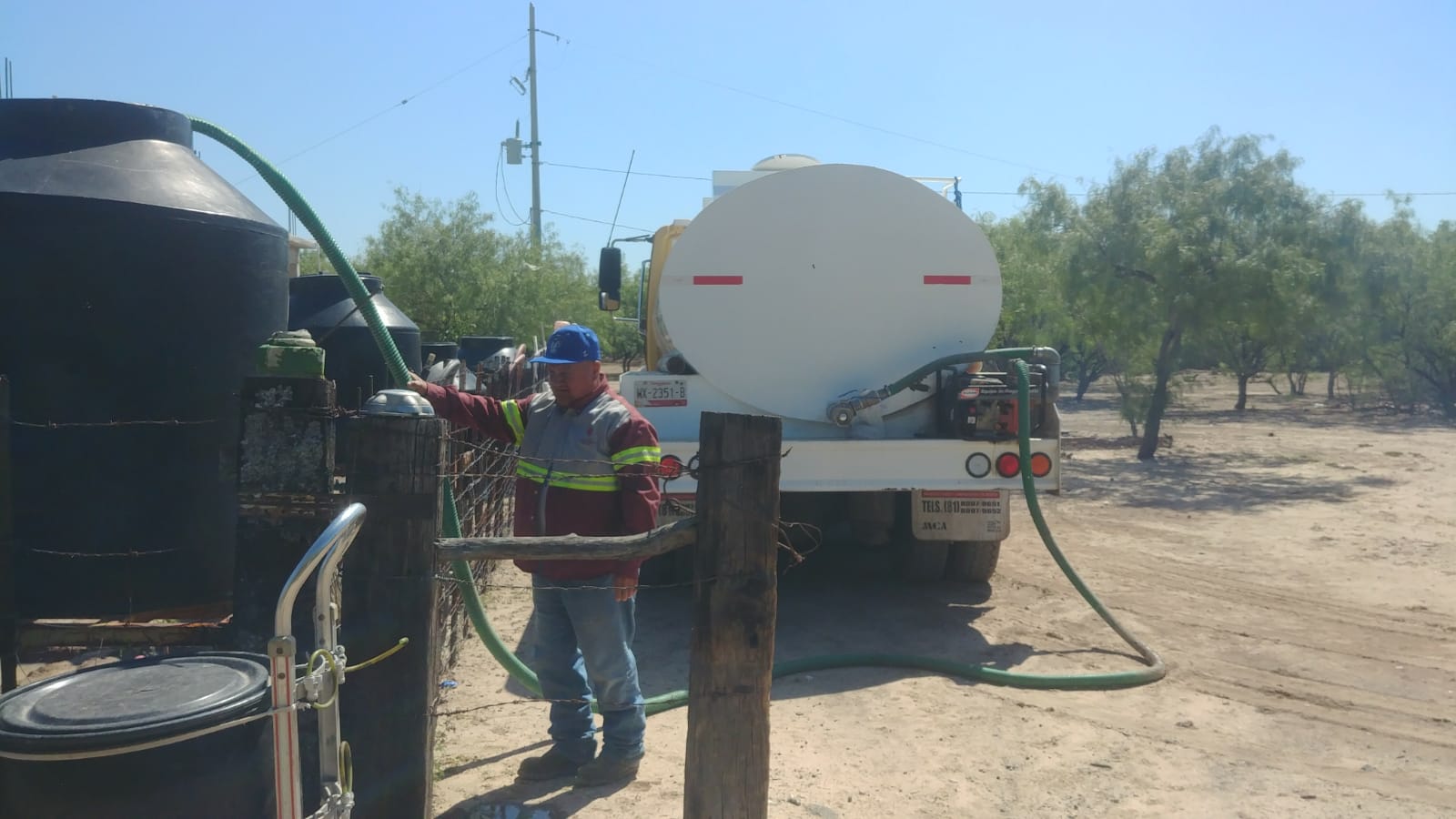Reparto de agua potable en colonias vulnerables de Nuevo Laredo