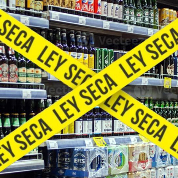 Ciudadanos compran alcohol en Laredo, Texas previo a la ley seca por elecciones en Nuevo Laredo