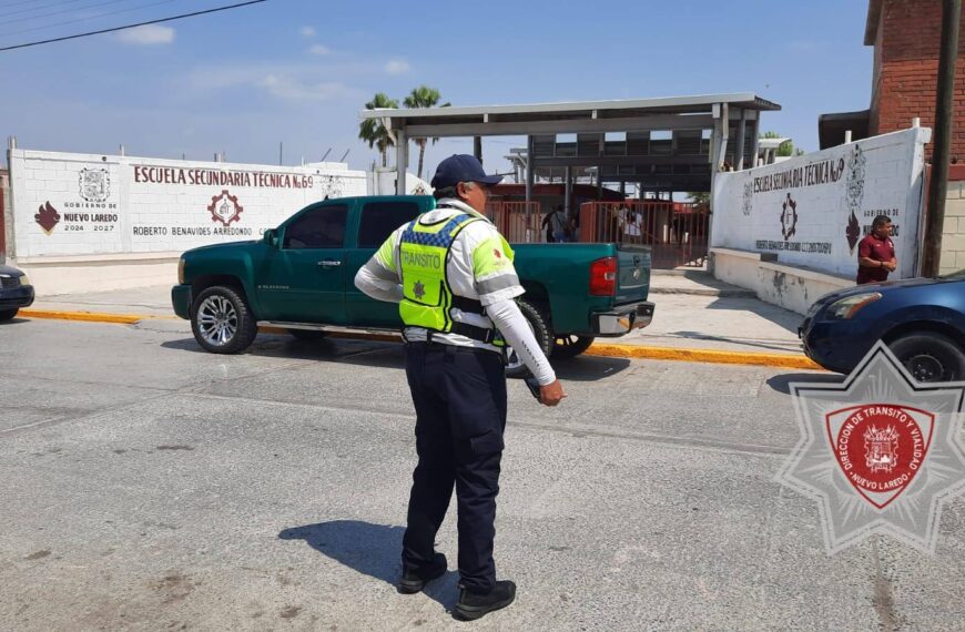 Agentes de Tránsito coordinan operativos viales en escuelas de Nuevo Laredo