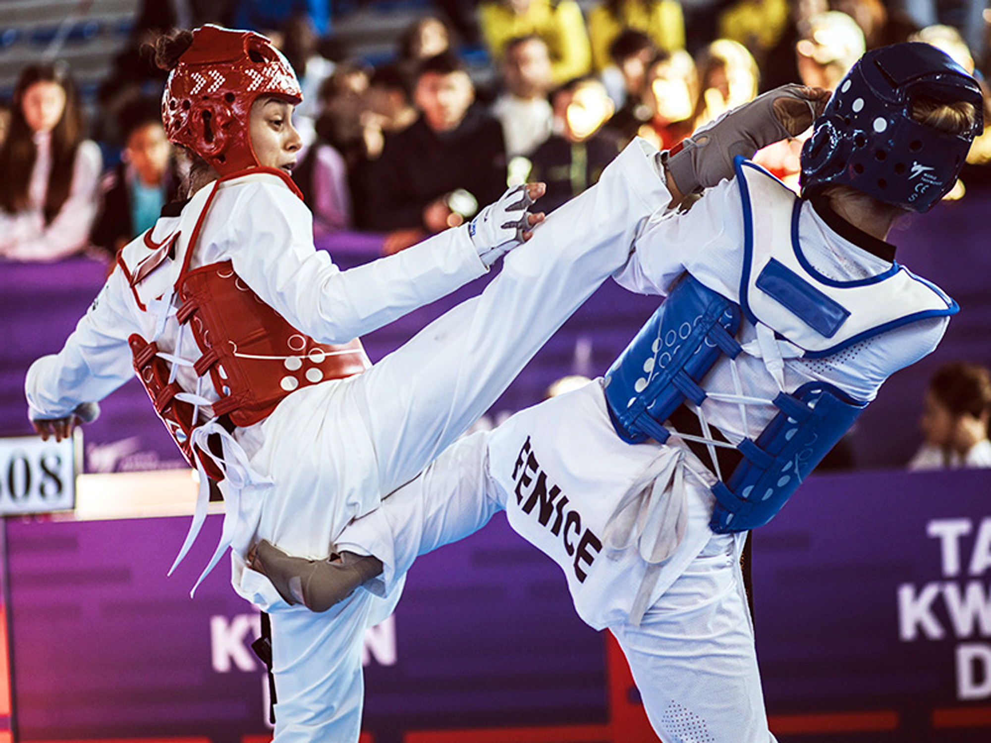 Atletas en combate en un torneo nacional de taekwondo, posible escenario en Nuevo Laredo G10