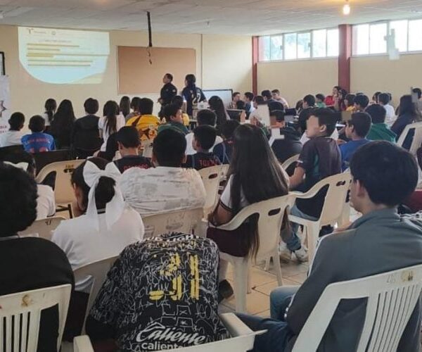 Previenen conductas violentas y adicciones en estudiantes de la frontera