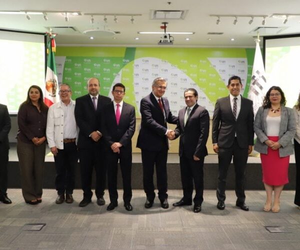 Entrega gobierno federal concesiones de radio y televisión a Tamaulipas