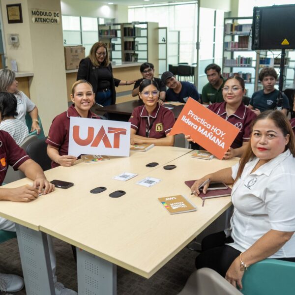 Egresados y estudiantes de la UAT comparten experiencias de la práctica profesional