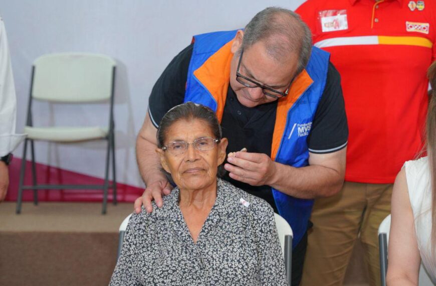 Transforman DIF y gobierno municipal calidad de vida de 60 neolaredenses con dificultad para escuchar