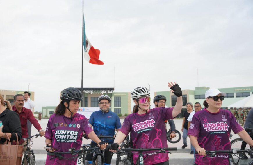 Ciudadanos, autoridades militares y municipales se unen en rodada por aniversario de Nuevo Laredo