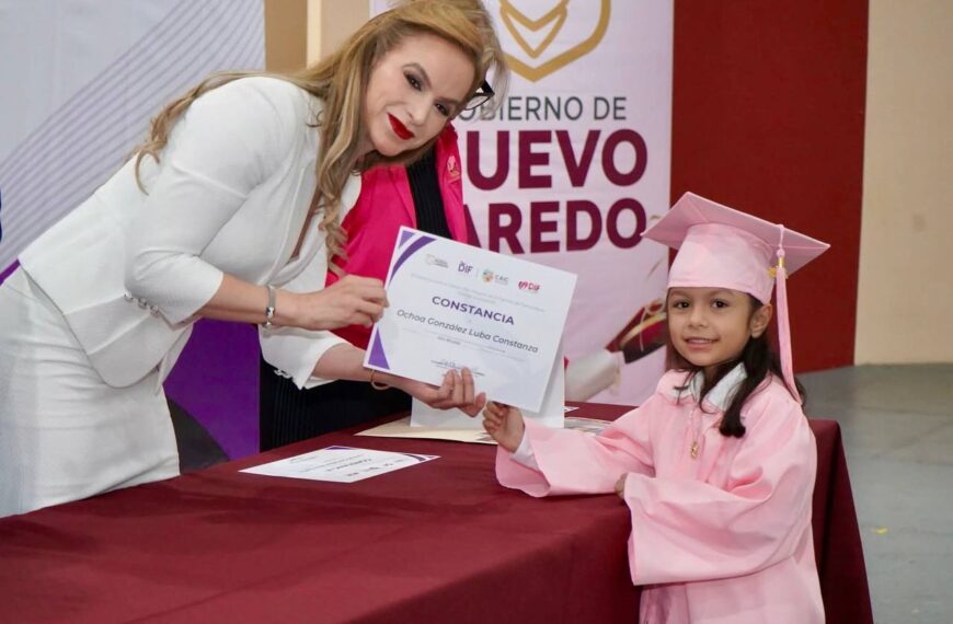 Emotiva graduación de 96 niños de preescolar de los Centros de Asistencia Infantil del DIF