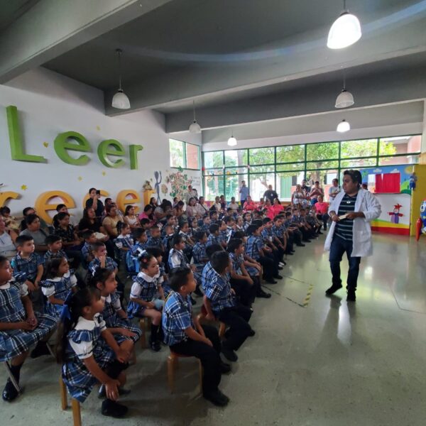 Disfrutan pequeños estudiantes de Mañana Mágica en Estación…