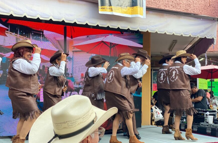 Talento local se hace presente en la segunda jornada de Cantando en el Mercado