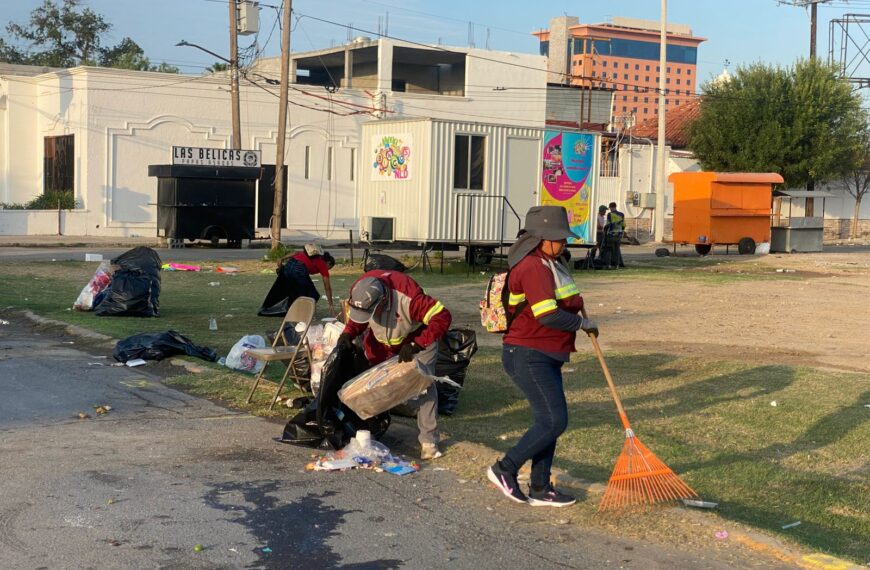 Cuadrillas de Servicios Públicos Primarios limpian las calles tras el festejo por el 177 aniversario