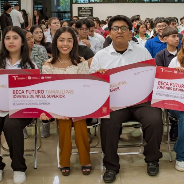 Entregan becas Futuro Tamaulipas Jóvenes de Nivel Superior…