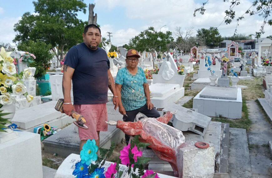 Familias celebran el Día del Padre en panteones de Nuevo Laredo con flores y música