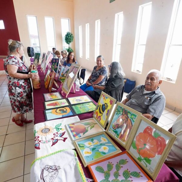 Con éxito llevan a cabo Bazar de Arte…