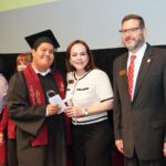 Carmen Lilia es madrina de generación de la preparatoria municipal Elena Poniatowska