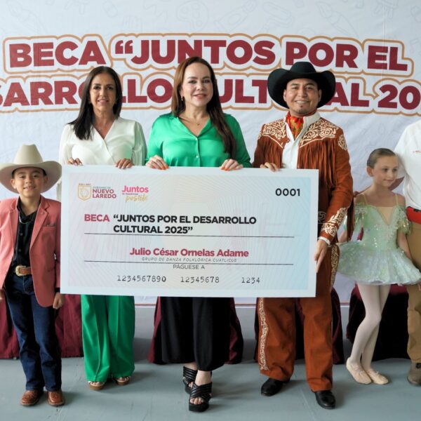 Gobierno municipal realiza el deposito de becas culturales…
