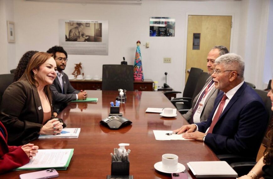 Promueve Carmen Lilia a Nuevo Laredo como capital aduanera para atraer inversión desde EU