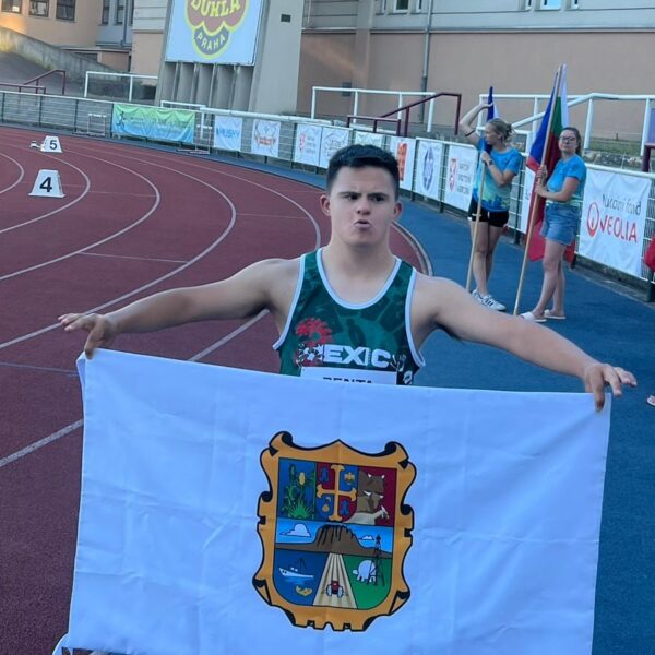 Tamaulipeco Alex la Flecha Avilés rompe récord mundial en el Abierto Europeo para atletas con Down