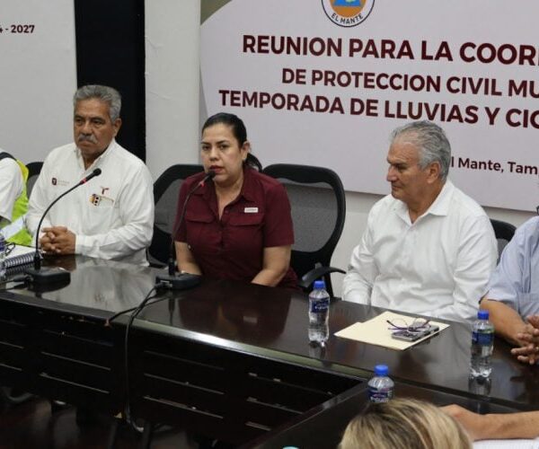 Brigadas médicas de salud atienden zonas afectadas por la tormenta Barry