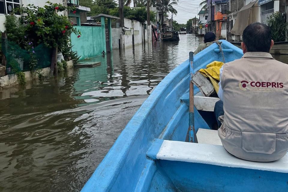 Mantiene Secretaría de Salud estatal verificación sanitaria en zonas afectadas por las lluvias