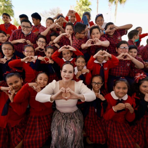 Anuncia Carmen Lilia trámite gratis deL certificado médico en clínicas UNE para el regreso a clases