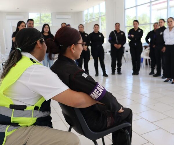 Reciben oficiales de la Guardia Estatal de Género capacitación en primeros auxilios
