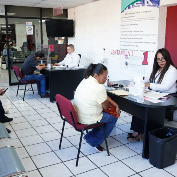 La oficina de pasaportes en Nuevo Laredo trabaja…