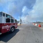 Combaten los bomberos de Nuevo Laredo incendio cerca del Puente Internacional Dos