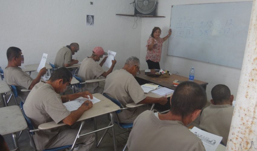 Personas privadas de la libertad acreditan primaria y realizan curso de matemáticas en Nuevo Laredo