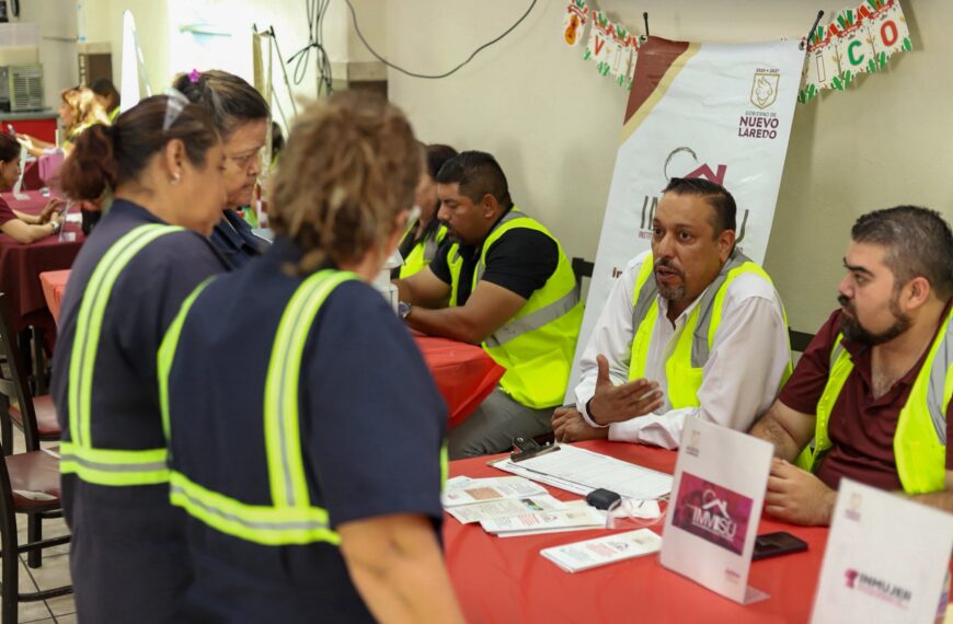 Gobierno municipal acerca sus servicios a más de 270 trabajadores de Chromalox