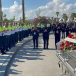 Honran a comandante Alfonso Saldaña con último pase de lista