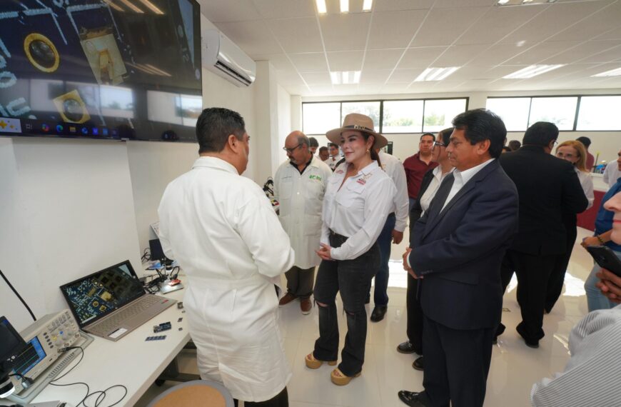Entrega alcaldesa laboratorio de inteligencia artificial en la Universidad Tecnológica
