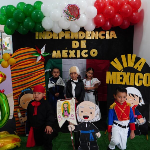 Los alumnos de los centros educativos DIF conmemoran la independencia con amor a México