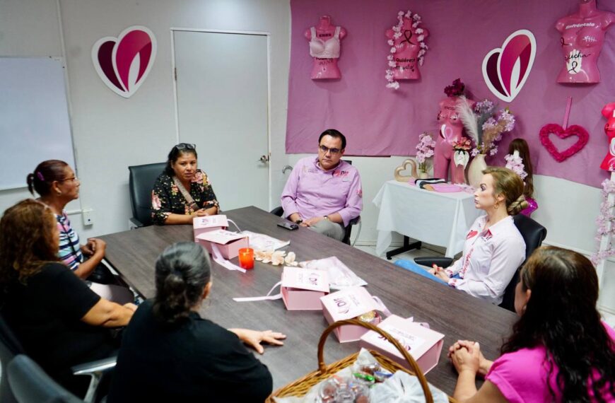 DIF entrega prótesis mamarias y brasieres especiales a mujeres que enfrentaron cáncer de mama