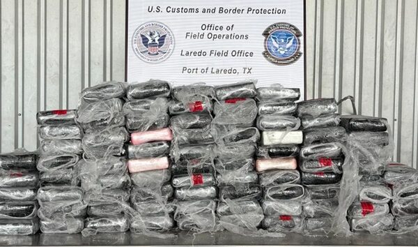 Decomisan más de 2 millones de dólares en metanfetamina y cocaína en el Puente 3