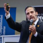 Gobierno de Nuevo León trabaja para pavimentar el corredor verde de carga en Laredo, Texas