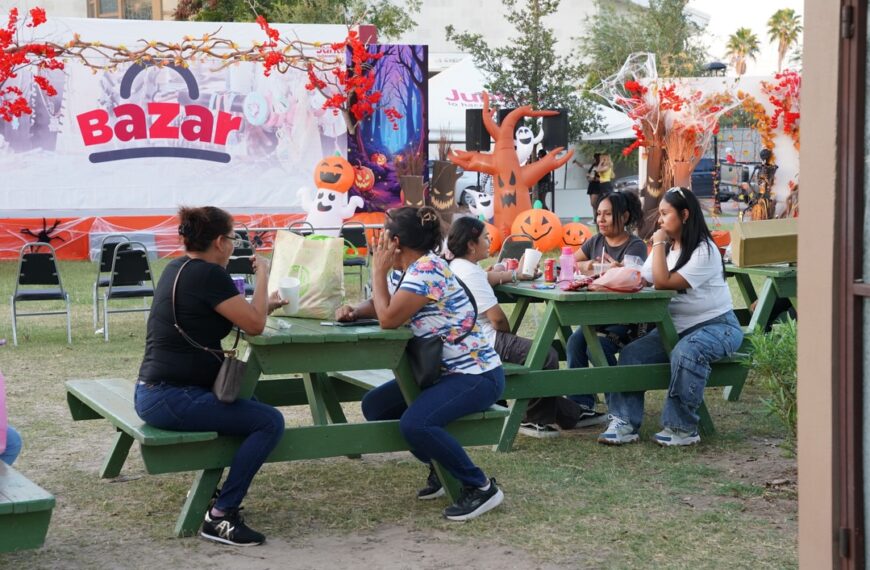 Reúne a decenas de familias el Bazar de Halloween organizado por Bienestar Social municipal