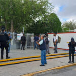 Evacúan a 700 estudiantes del Cobat por cercanía con explosión; un joven resulta con leve lesión